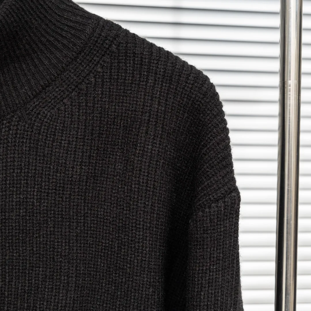 P310 top version (different currencies) Style: Stone Island STONE LSLAND high weight knitted wool cardigan jacket Color: Picture color Size: M-XXXL Fabric: Blended Accessories: Full set of customized accessories No gender distinction, same style for men and women